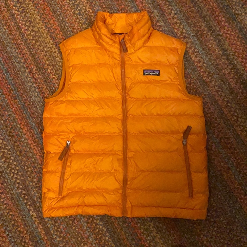 Patagonia down vest: kids  size medium